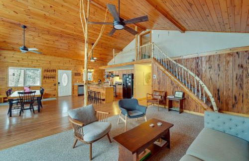 Oswegatchie Maison | Oswegatchie River Cabin with Kayaks and Fire Pit!