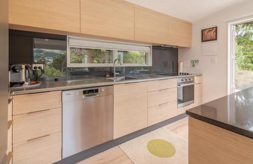 Akaroa Maison | Otahuahua - Akaroa Holiday Home