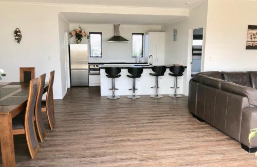 Otaki Beach Maison | Otaki Beachfront Getaway