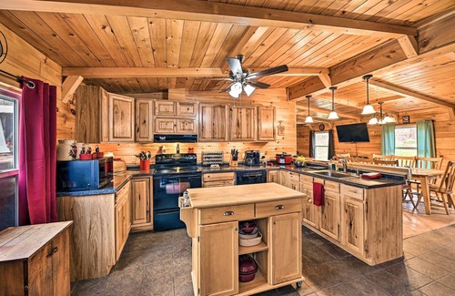 Otego Maison | Otego Home w/ Hot Tub: Near All Star Village!