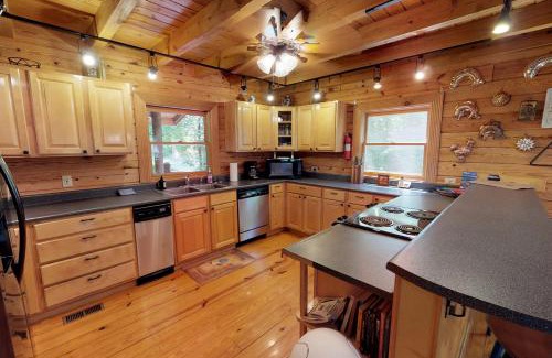 Tazewell Maison | Other Side of the Mountain