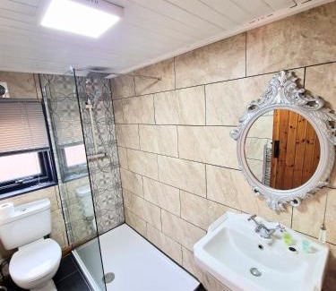 Warminster Maison | Otter 2 HuntersMoon- Warminster-Wiltshire-Bristol