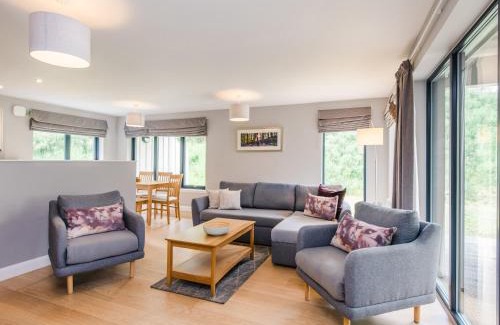 Alvie Maison | Otter Lodge