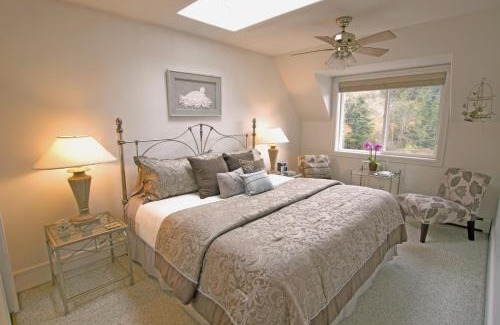 Rosario Lit Et Petit-Déjeuner | Otter's Pond Bed and Breakfast