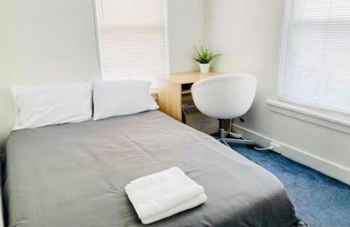Spruce Hill Appartement | Oui on Ludlow - Entire House and Private Rooms in University City