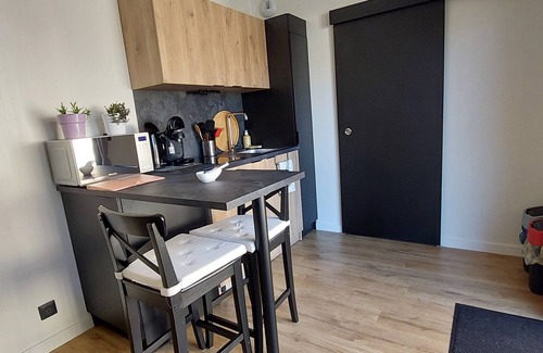 Plancher-Bas Appartement | Studio à la campagne