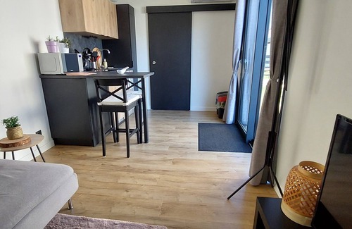 Plancher-Bas Appartement | Studio à la campagne
