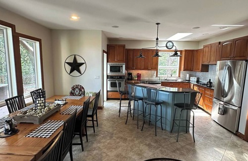 Nellysford Maison | Our Mountain Getaway, For Graduation & Easter