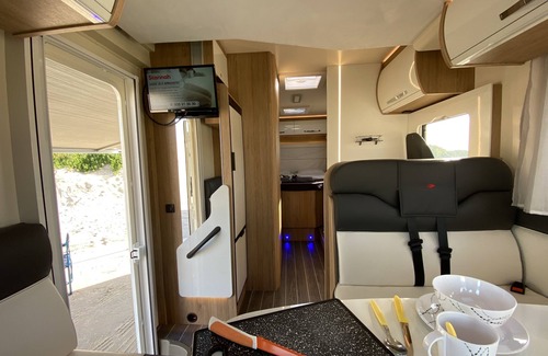 Olivais Maison | Notre camping-car semi-intégré 265TL à Lisbonne