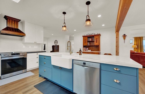 Canyon Rim Maison | Our "Slice of Heaven, located near ski resorts, U of U and Downtown Salt Lake