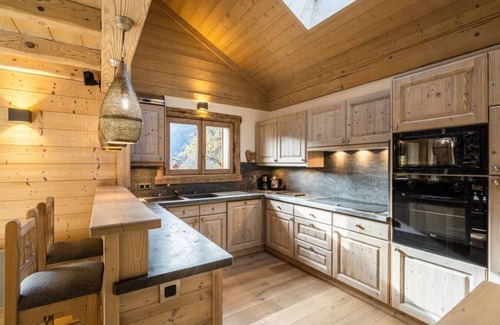 Meribel Village Chalet De Ski | Chalet Ourson Proche pistes - Spa & Hammam Méribel Village