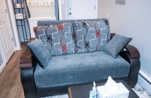 Overbrook Appartement | Ousby Luxury apartment unit 3. 1-bedroom with AC and WiFi in West Philadelphia