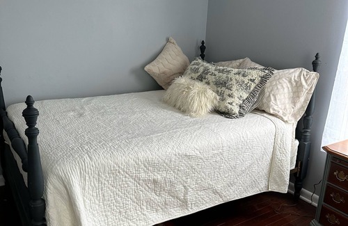 Laurens Autre | Out in Left Field Home in Country Farm setting