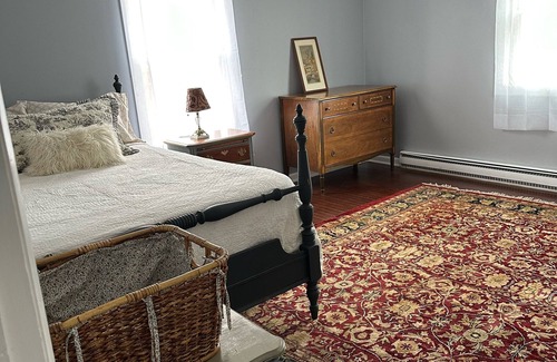 Laurens Autre | Out in Left Field Home in Country Farm setting