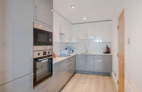 Vauxhall Appartement | Out Of This World Large CENTRAL SINGLE LEVEL HOME for Fashionistas