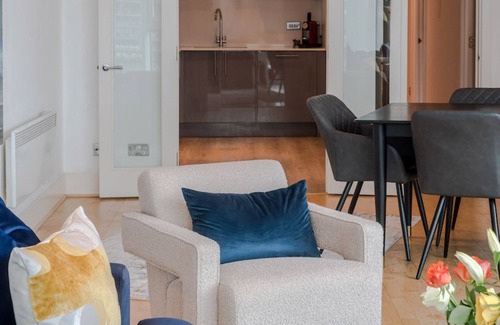 Vauxhall Appartement | Out Of This World Large CENTRAL SINGLE LEVEL HOME for Fashionistas