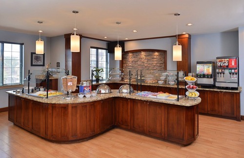 Hollywood Park Copropriété | Outdoor Pool and Hot Tub + Free Breakfast | Only 15 Minutes from Six Flags!