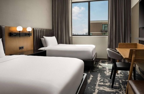 Glencoe Hôtel | Outdoor Pool & Pet Room Near Highland Park Shopping