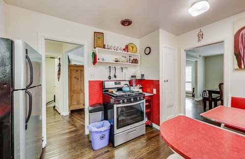 Parkside Maison | Sunset District Home à San Francisco peut accueillir six personnes avec W / D, Parking, Apple TV