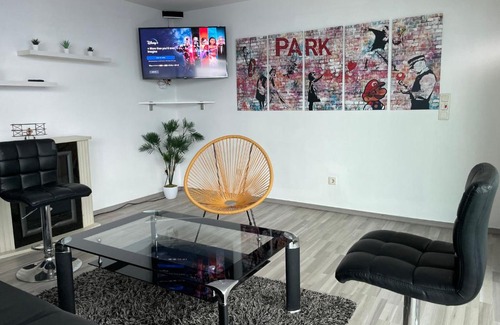 Parndorf Maison | Outlet Center House, Pool Garden Sundeck Jacuzzi