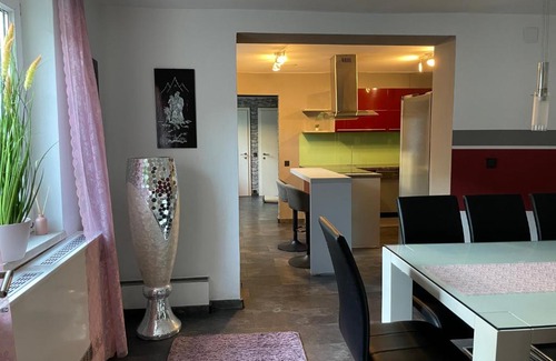 Parndorf Maison | Outlet Center House, Pool Garden Sundeck Jacuzzi