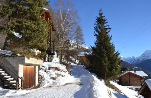 St. Luc Chalet De Ski | Extérieur : Chalet à l’architecture moderne sur 3 étages, pour 6 personnes, belle vue panoramique -I