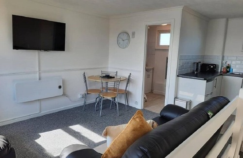 Scratby Maison | Outstanding 3 Bedroom Chalet, walk to beach, nr Gt Yarmouth & Norfolk Broads