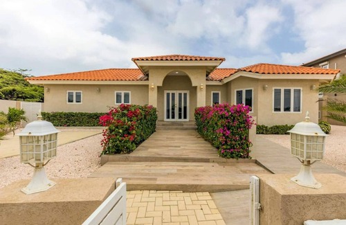 Boroncana Villa | Outstanding Oasis 7BR 7BA Villa With Private Pool