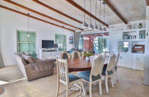 Paternoster Maison | Over the Moon