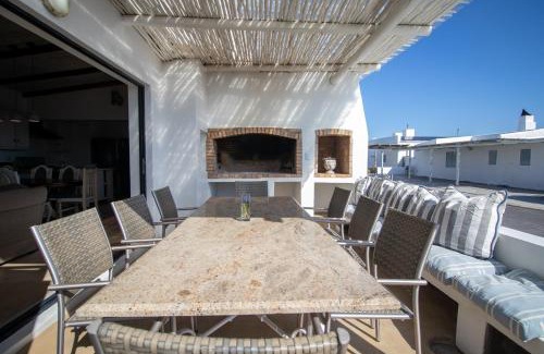 Paternoster Maison | Over the Moon