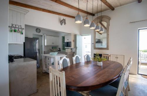 Paternoster Maison | Over the Moon