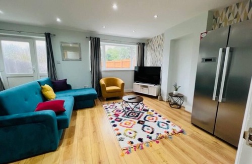 Northfield Maison | Overbury Lodge, Birmingham with Free Parking