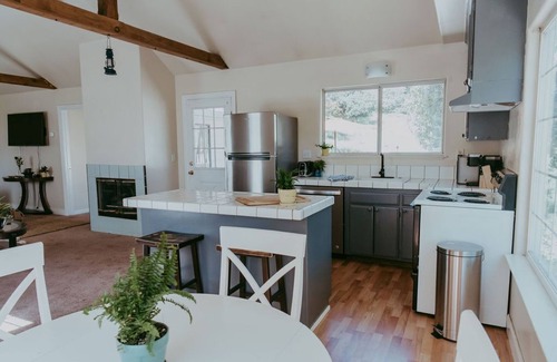 California Wine Country Cottage | Overlook Cottage