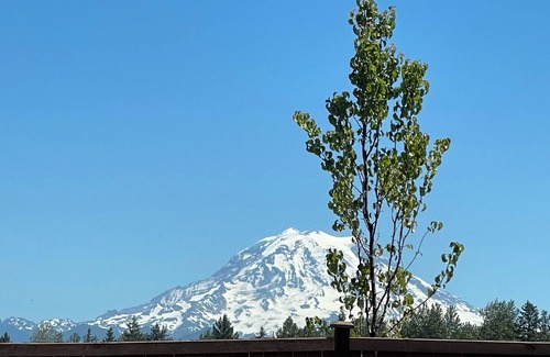 Puyallup Maison | Overlooking Mt. Rainier