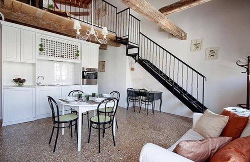 San Polo Appartement | Surplombant le Grand Canal, petit logement sur deux niveaux