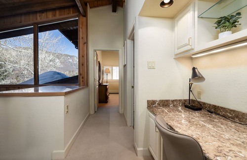 Aspen Copropriété | Oversized 3BR - Prime Location, AC and Unobstructed Views!