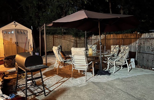 Maywood Maison | OVERSIZED house located 20min ORD/ MDW airports, 15min D/T Chg. 1min to I-290.
