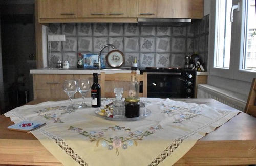 Ovrios Maison | Ovrios Triple Studio