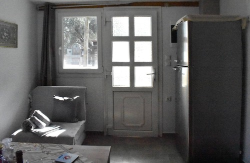 Ovrios Maison | Ovrios Triple Studio