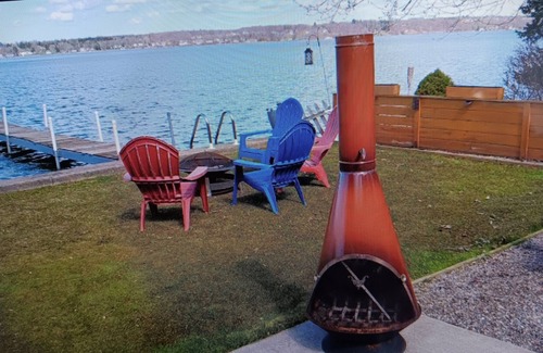Auburn Cottage | Owasco Lakehouse, Ranch, Level Frontage, Outdoor Bar and TV