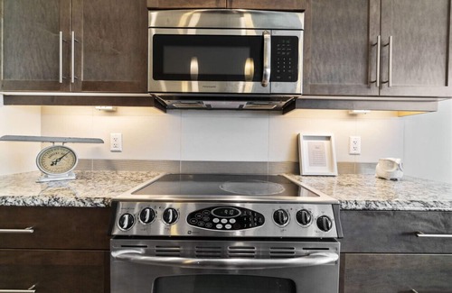 Foothills Appartement | 3 chambres donnant sur 3 lacs sur Silver Star Mountain. 8 personnes