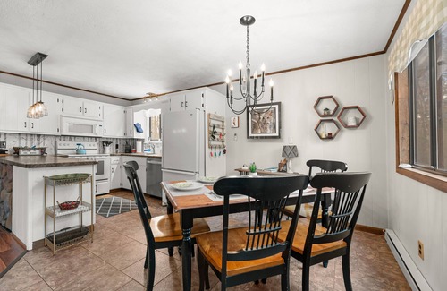 Jim Thorpe Maison | Owl Woods Inn, Jim Thorpe Lake Community, Indoor Hot Tub!