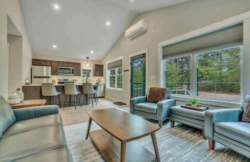 Waterboro Cabine | Owl’s Nest – Cozy Cabin by lake and trails