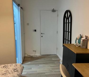 Forest Gate Maison | Oxborne Rooms UK - Wyatt