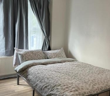 Forest Gate Maison | Oxborne Rooms UK - Wyatt