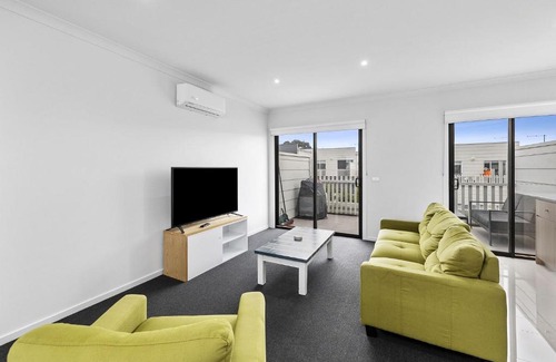Whittington Maison | Oxford Central Geelong 5