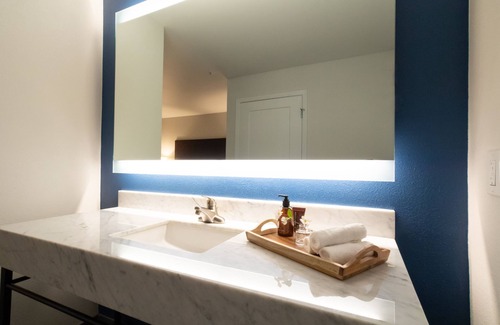 Hayden Island Hôtel | Oxford Suites Portland - Jantzen Beach