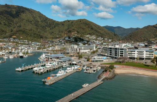 Picton Appartement | Oxleys Penthouse 506