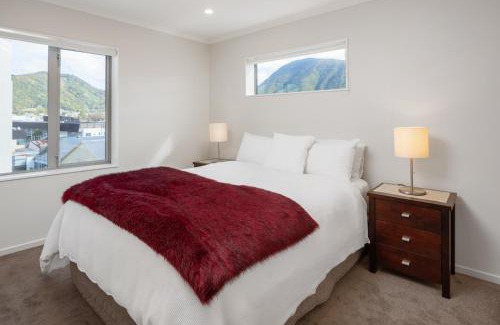 Picton Appartement | Oxleys Penthouse 506