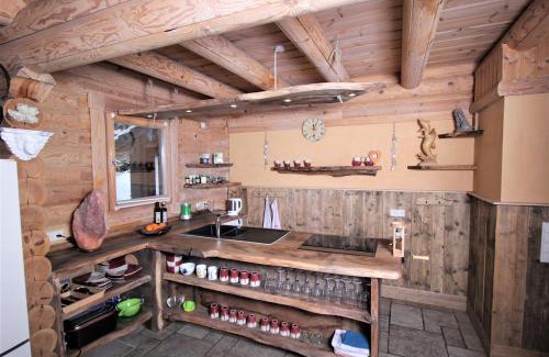 Oybin Maison | Oybiner Blockhaus und Ferienwohnungen